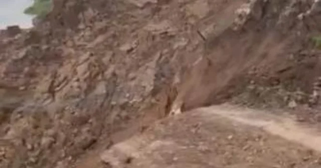 Siirt te toprak kayması köylüleri tedirgin ediyor Siirt Haberleri