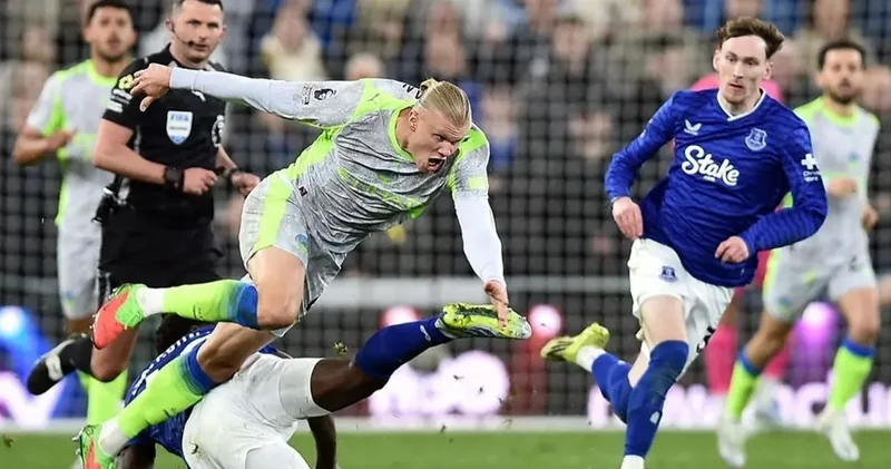 6 gollü maçta Manchester City e soğuk duş ve 1 teselli