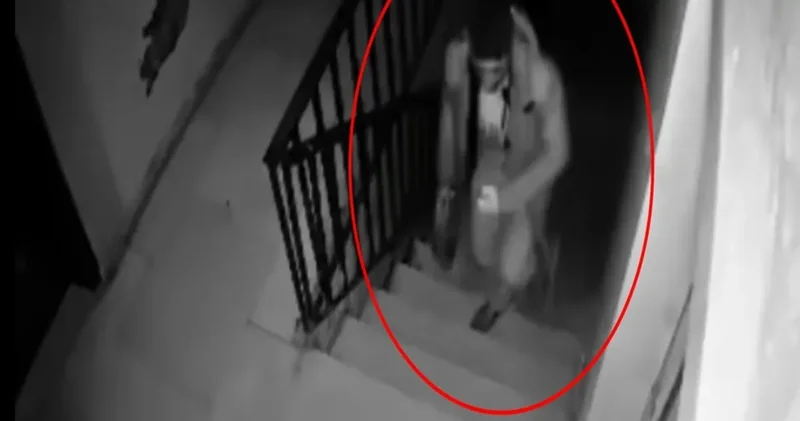 Önce numarasını kontrol etti sonra çaldı: Hırsızlık anı kamerada