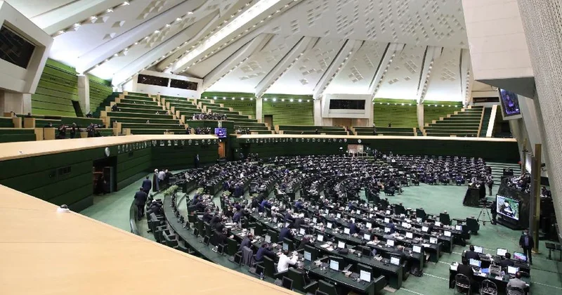 İran meclisi, çevrimiçi toplanmaya başlıyor