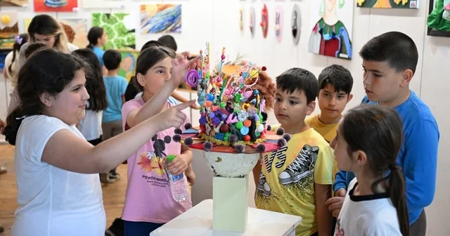 Mersin de çocuk kampüslerinden çıkan eserler sergide buluştu Mersin Haberleri