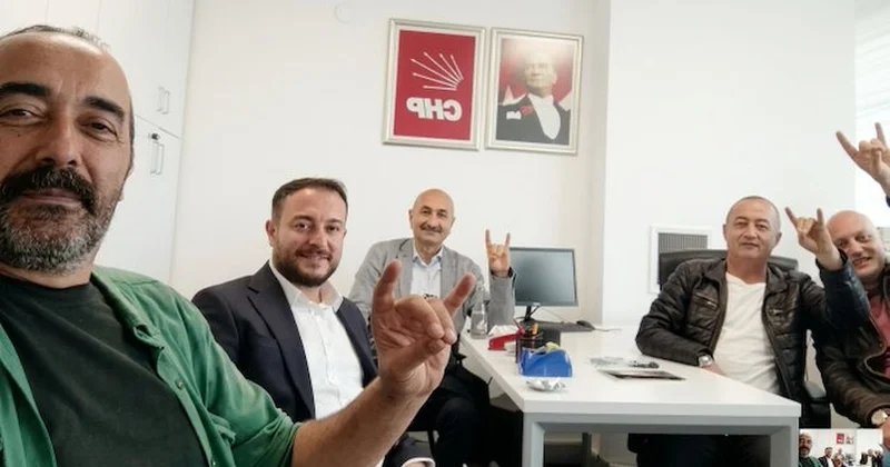 CHP Genel Merkezi nde bozkurtlu fotoğraf; Kılıçdaroğlu nun danışmanı böyle döndü Sözcü Gazetesi