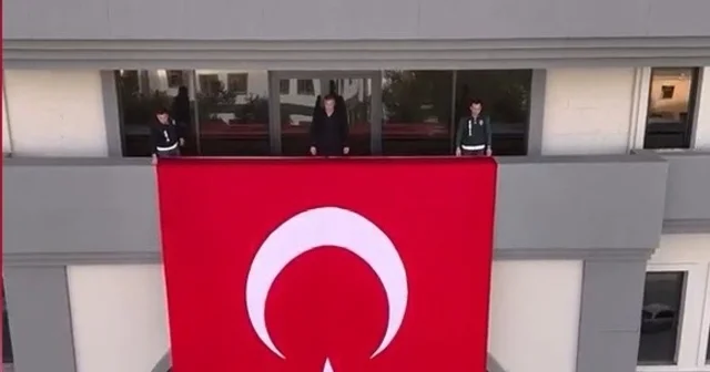 Osmaniye de belediye personelinden ay yıldızlılara moral videosu Osmaniye Haberleri