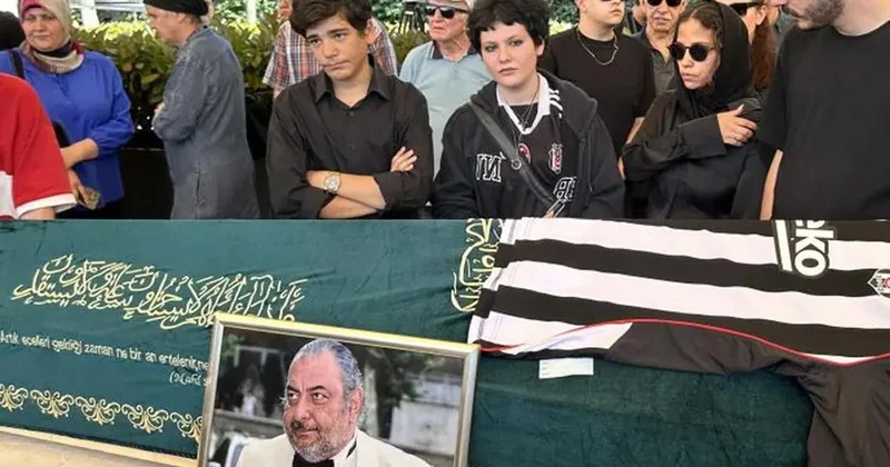 Reha Muhtar ın cenazesinde dikkat çeken anlar! Poyraz Mina yı dürterek uyardı