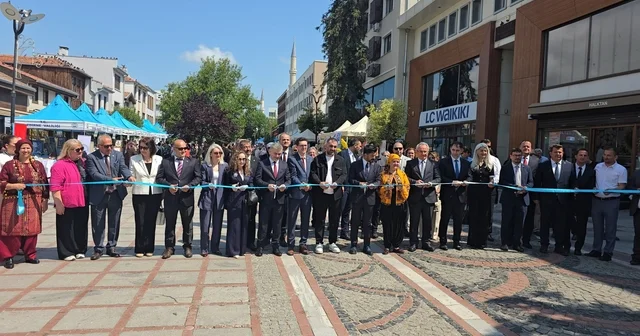 Edirne de Hayat Boyu Öğrenme Haftası kutlandı: Kursiyerler 1 yıllık emeklerini görücüye çıkardı Edirne Haberleri