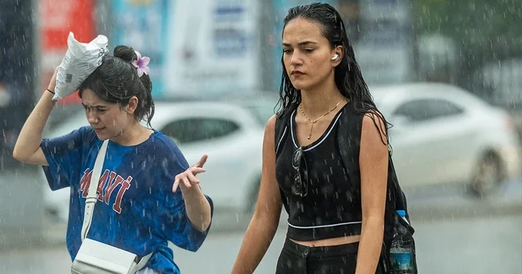 Dolu, sel ve yıldırım tehlikesi var: Meteoroloji den 5 il için sarı kodlu alarm!