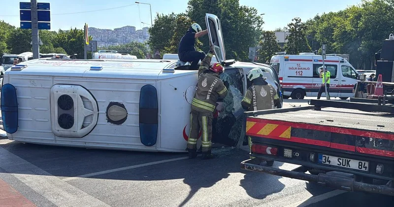Kağıthane de ambulans devrildi; 4 yaralı Sözcü Gazetesi