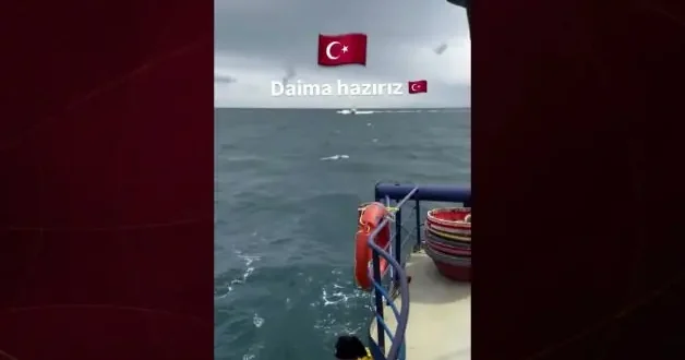 Dön üstüne abi! Türk balıkçılar Yunan sahil güvenliğini böyle püskürttü