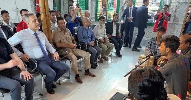 Arakanlılardan Bakan Fidan a Kardan Aydınlık sürprizi VİDEO İZLE