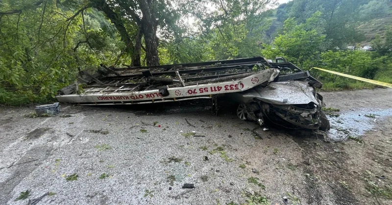 250 metreden uçuruma yuvarlandı; ağır yaralı sürücü kurtarılamadı Sözcü Gazetesi