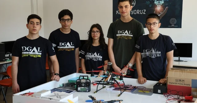 Liseli gençlerden orman yangınlarının önlenmesi için otonom dron Adanalı öğrencilerden yeşil vatan için teknolojik çözüm Lise öğrencileri orman yangınlara karşı harekete geçti: Otonom dron geliştirdiler Adana Haberleri