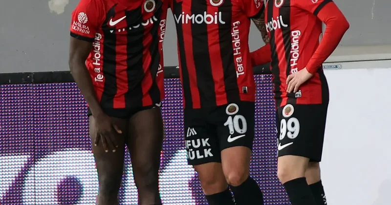Süper Lig deviyle anlaştığı iddia edilmişti! Takımıyla sözleşmesini feshetti