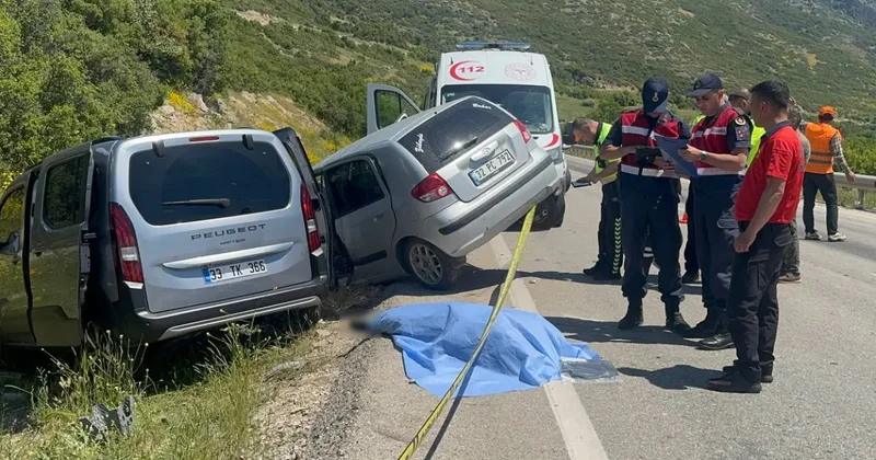 Isparta da iki otomobil çarpıştı! Ölü ve yaralılar var!
