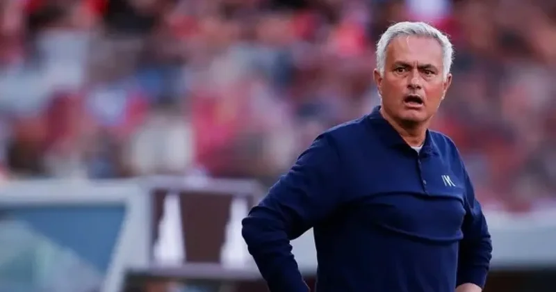 Real Madrid de Mourinho ya sağ bek hediyesi! 4 yıllık imza attı
