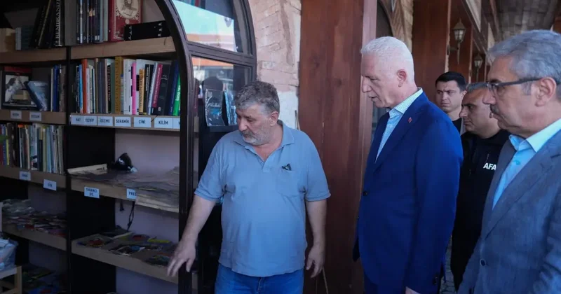 İstanbul Valisi Davut Gül den sağanak sonrası esnafa ziyaret: Zararı karşılayacağız