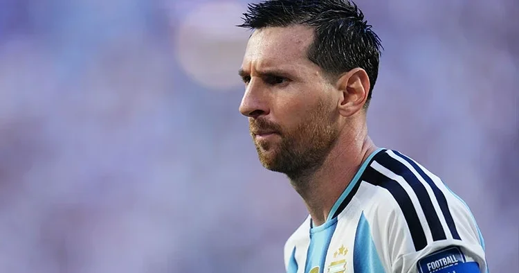 Messi den ilginç sitem: Hem tekme atıyorlar, hem forma istiyorlar!