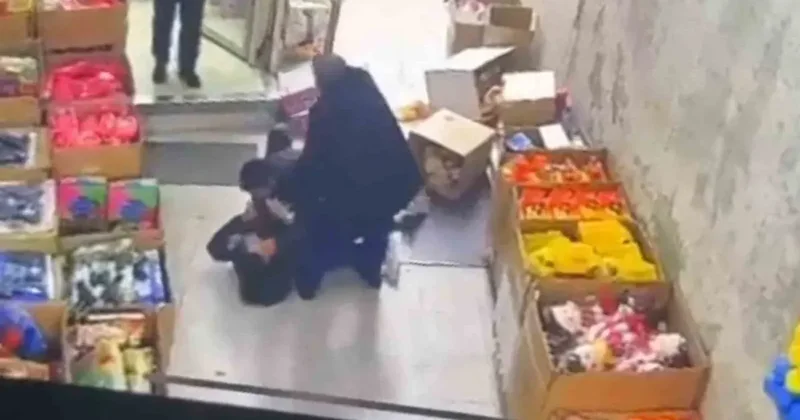 Komşu esnafın müşteri kapma kavgası kamerada
