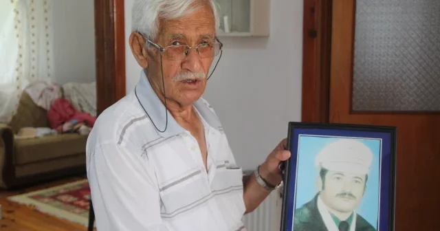 Baba Göktaş ın karıştığı olaylarda şehit düşen polisin kardeşinden Deniz Göktaş’a sert tepki: Sanatçılığın bir adabı var VİDEO İZLE