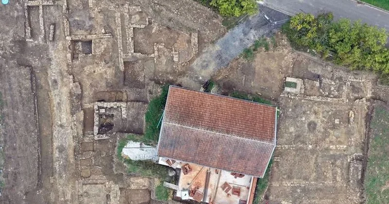 Köydeki evin altından kumbara çıktı: İçinden hazine fışkırdı Sözcü Gazetesi