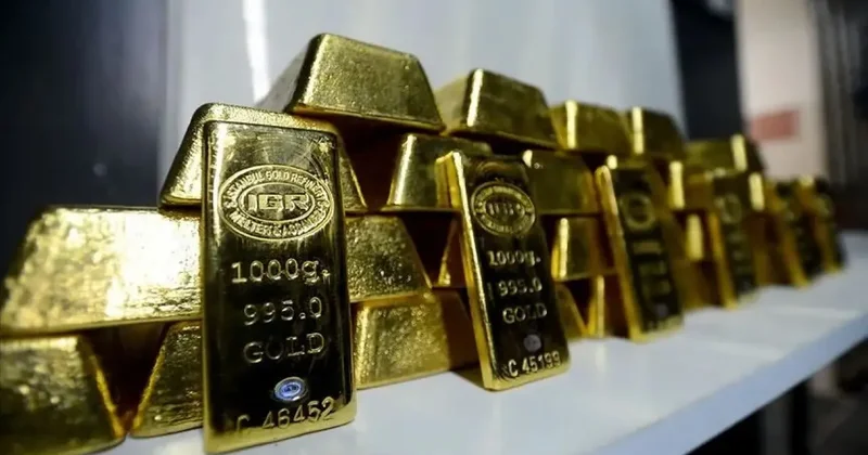 Altın yatırımcısı ABD den gelen verilerle 5 hafta sonra kazandı