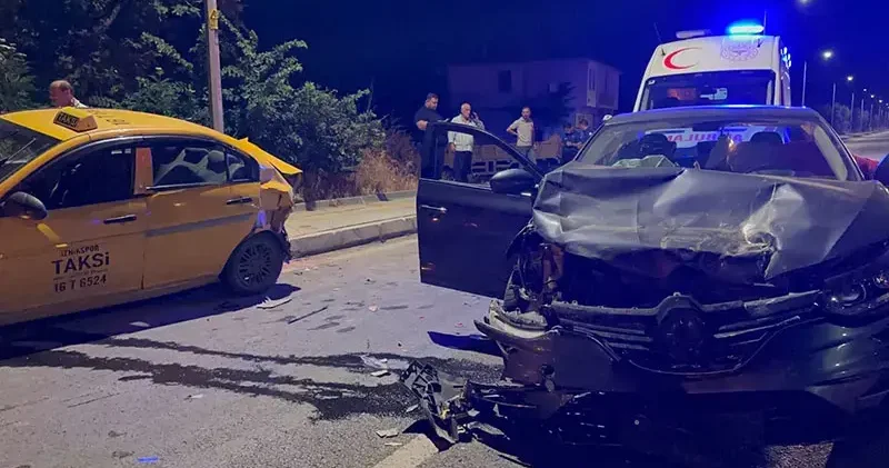 Alkollü sürücünün kullandığı otomobil, taksiye çarptı: 1 yaralı