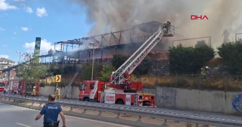 Son dakika: Maltepe de 2 katlı restoranda yangın! Son dakika haberleri