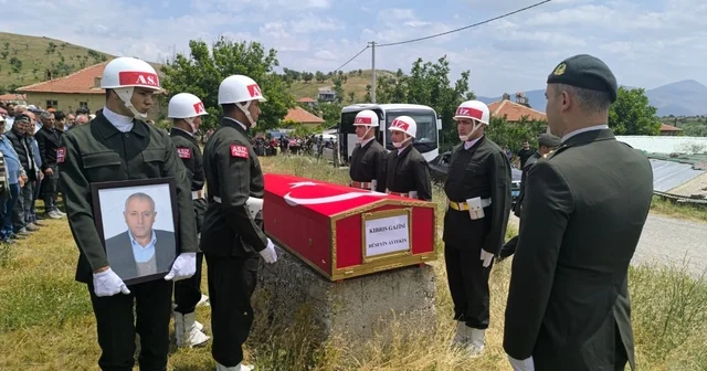 Vefat eden Kıbrıs gazisi son yolculuğuna uğurlandı Afyonkarahisar Haberleri Habertürk Yerel Haberler