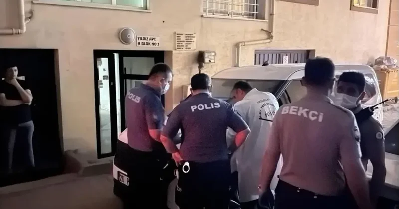 Sokağı saran ağır koku acı gerçeği ortaya çıkardı: Yaşlı adam evinde ölü bulundu