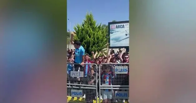 Trabzonspor taraftarları Mohamed Salah’ı bekliyor: Ya Allah Bismillah Mohamed Salah!
