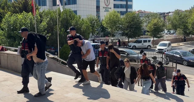 Ormana götürdükleri kişiye kadın kıyafeti giydirip videosunu çeken 6 şüpheli gözaltına alındı Tekirdağ Haberleri Habertürk Yerel Haberler