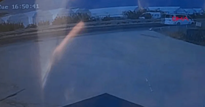 Manavgat ta otomobil dereye böyle uçtu Sözcü Gazetesi