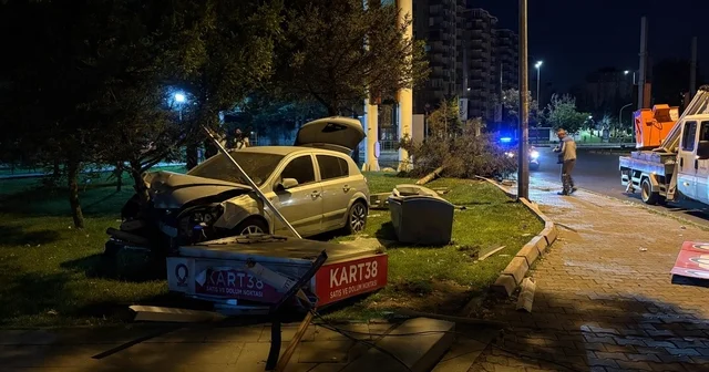 Otomobil parka daldı, ortalık savaş alanına döndü Kayseri Haberleri Habertürk Yerel Haberler