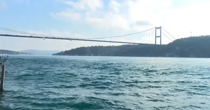 İstanbul Boğazı gemi trafiği çift yönlü askıya alındı