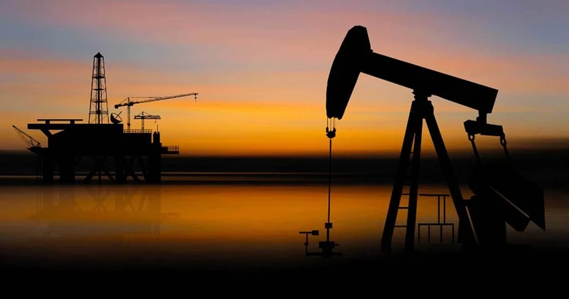 Petrol sert düştü: Hürmüz Boğazı ndaki diplomatik umutlar fiyatları etkiledi Sözcü Gazetesi