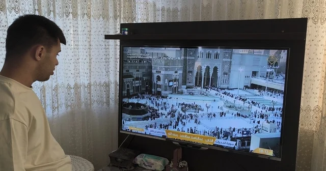 Kabe maketine sarılarak dua etmişti: Engelli gencin umre hayali gerçek oluyor Mersin Haberleri Habertürk Yerel Haberler