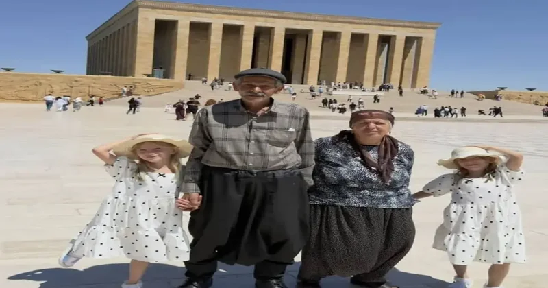 34 yıl sonra ikizlere kavuştular! Kızlarıyla Anıtkabir’i ziyaret ettiler