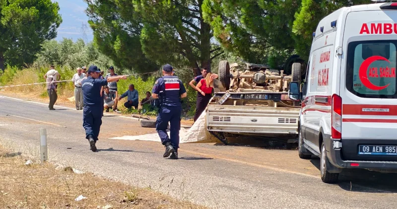 Aydın’ın Karacasu ilçesinde devrilen kamyonetteki üç kişi yaşamını yitirdi