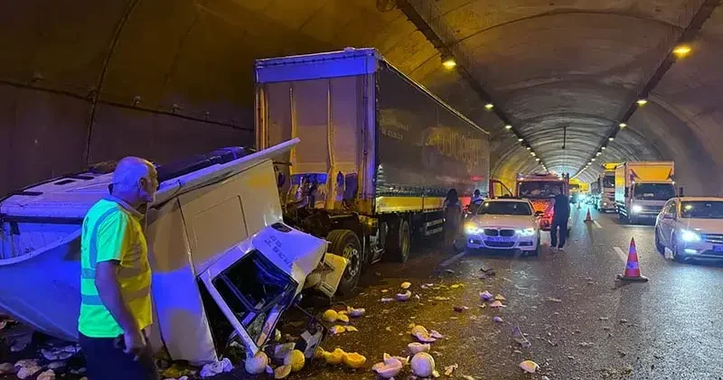 İstanbul İzmir Otoyolu tünelinde kaza: 2 yaralı