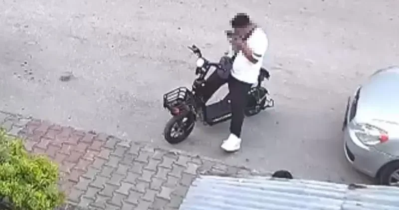 Yavru kediyi öpüp, boğan otizmli serbest bırakıldı