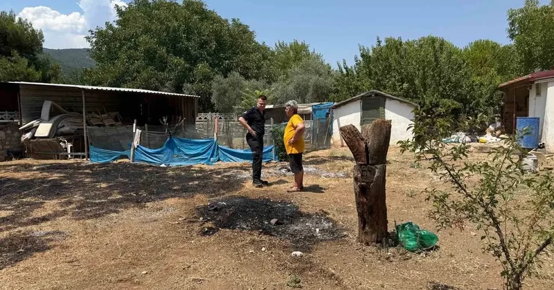 Menteşe’de evin bahçesinde ot yangını paniğe neden oldu
