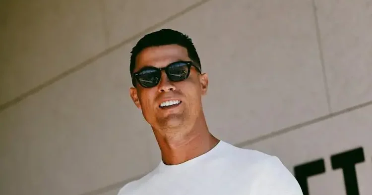 Cristiano Ronaldo milyon dolarlık garajını açtı! Lüks araç filosu yok artık dedirtti