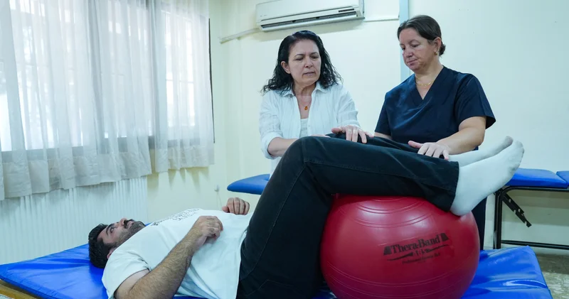 Serebral palsili kızını yitiren anne, başka çocuklara yardım için fizik tedavi eğitimi görüyor Haberler