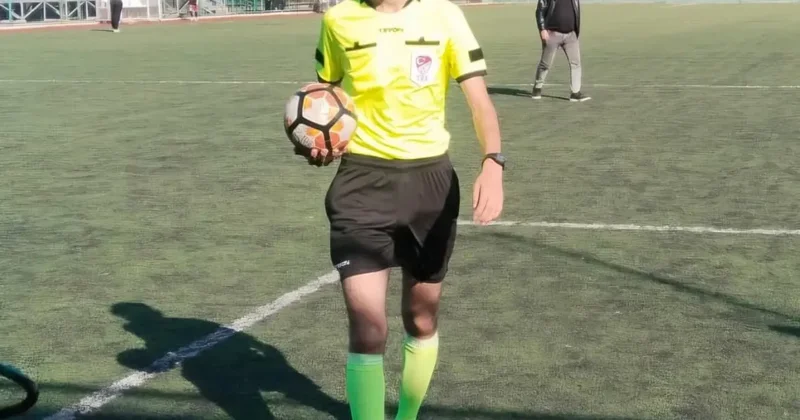 Daha 17 yaşında! Hem okuyor hem hakemlik yapıyor