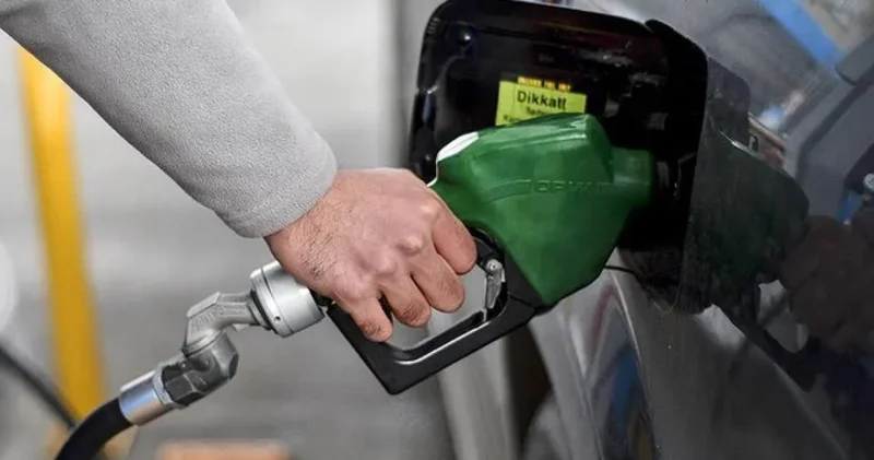 GÜNCEL AKARYAKIT FİYATLARI: 5 Ekim 2026 benzin, motorin ve LPG fiyatları ne kadar, kaç TL? Motorine zam, indirim var mı?