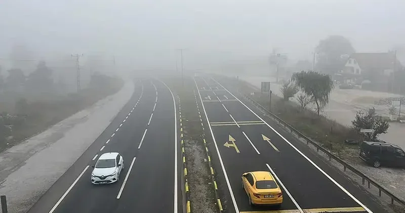 Bolu Dağı nda sis etkili oldu
