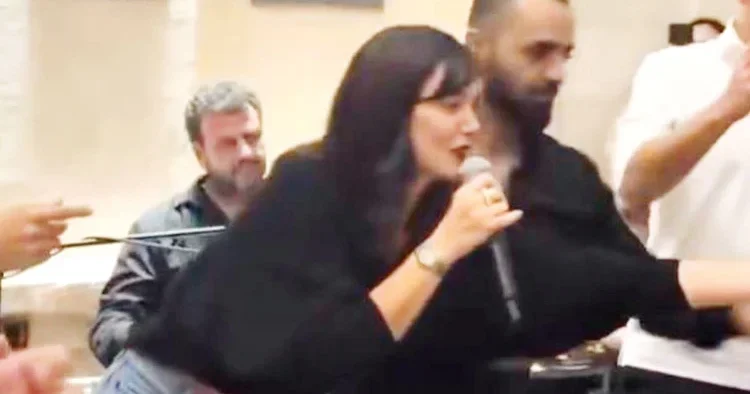 Önce şarkı sonra halay
