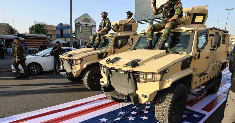 Komşunun başbakanı Amerikan ve İsrail bayrağı çiğnenince düğmeye bastı Sözcü Gazetesi