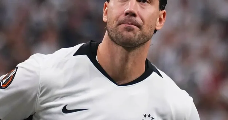 Beşiktaş ta yüzleri güldüren Vlahovic gelişmesi