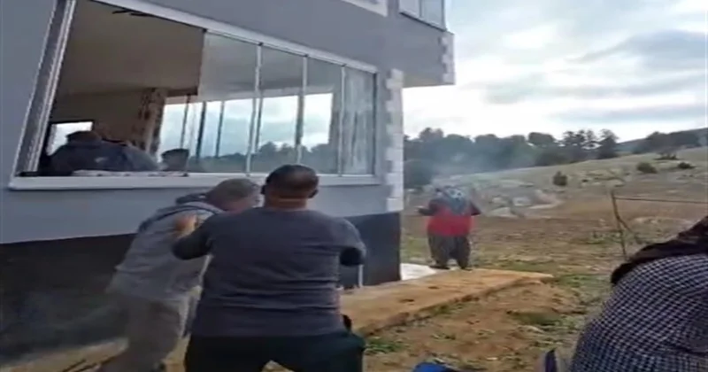 Adana daki depreme mangal başında yakalandılar! Korku dolu anlar kamerada