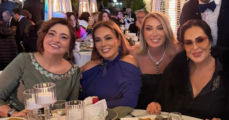Türkan Şoray yeğeninin düğününe katıldı: Üç kız kardeşin mutlu günü Sözcü Gazetesi